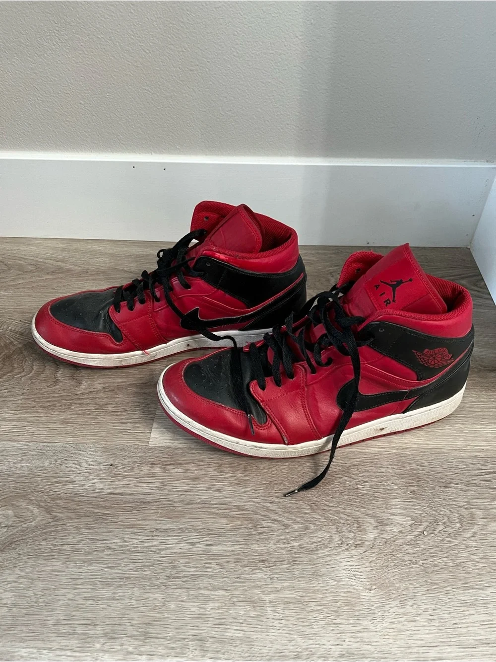 Air Jordan 1 Mid Shoes Reverse Bred Gym Red Black White Men's Size 13